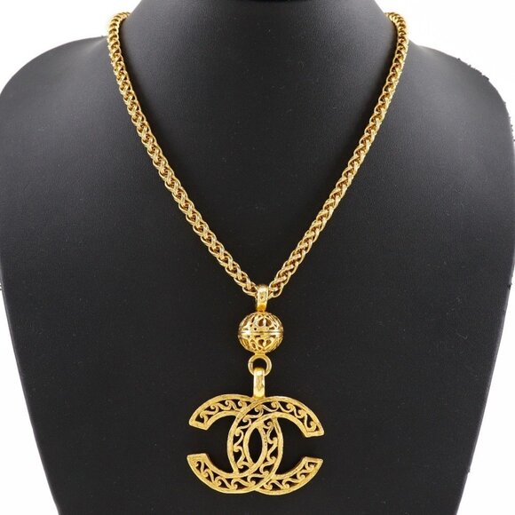 CHANEL Vintage Gold Logo Necklace - Picture 2 of 10